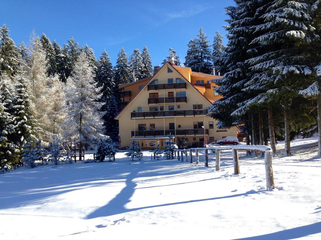 Ski Apartmany Spiezovec ドノヴァリ エクステリア 写真
